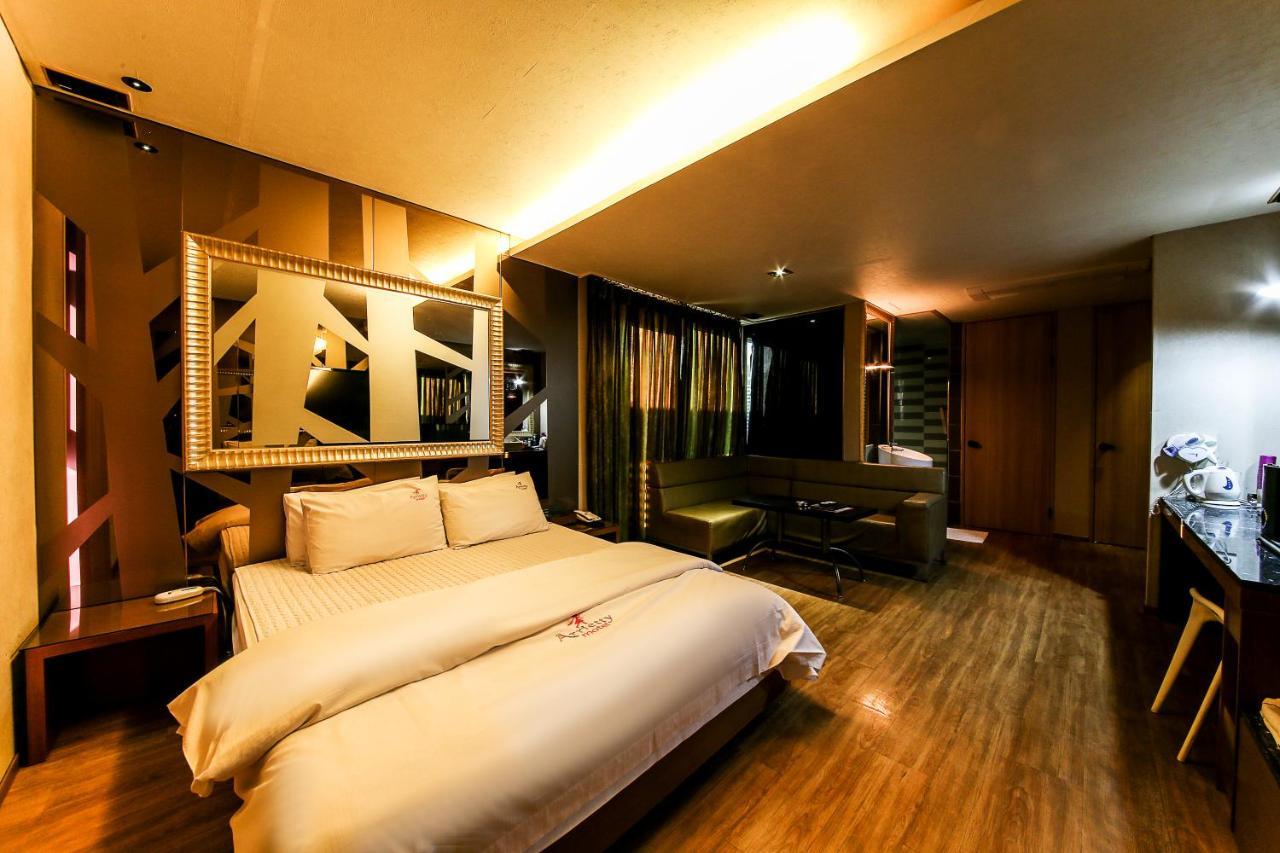 Gyeongju Arrietty Motel Exterior photo