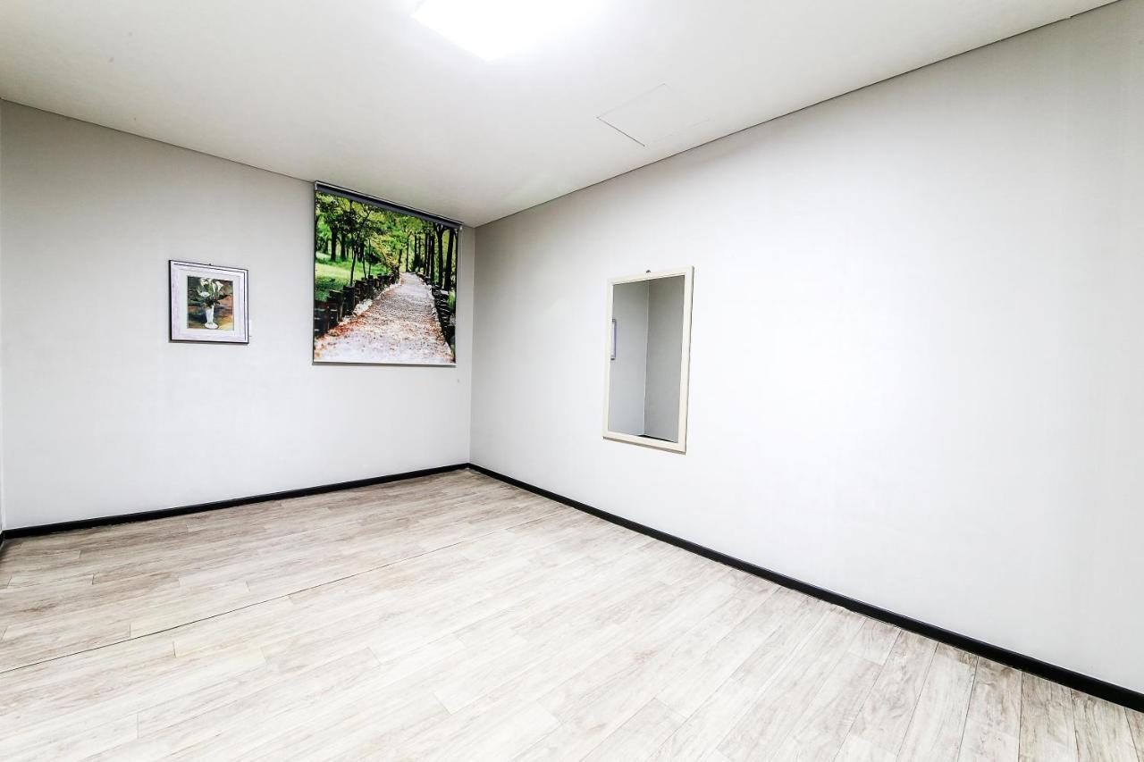 Gyeongju Arrietty Motel Exterior photo